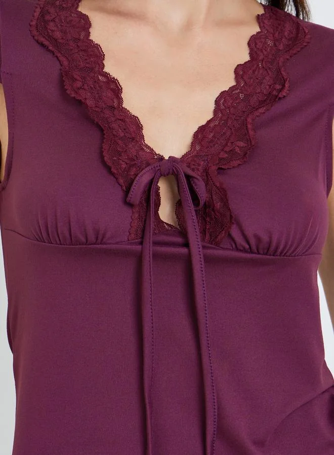 ستايلي طقم بيجاما من بنطال وبلوزة بتفاصيل دانتيل